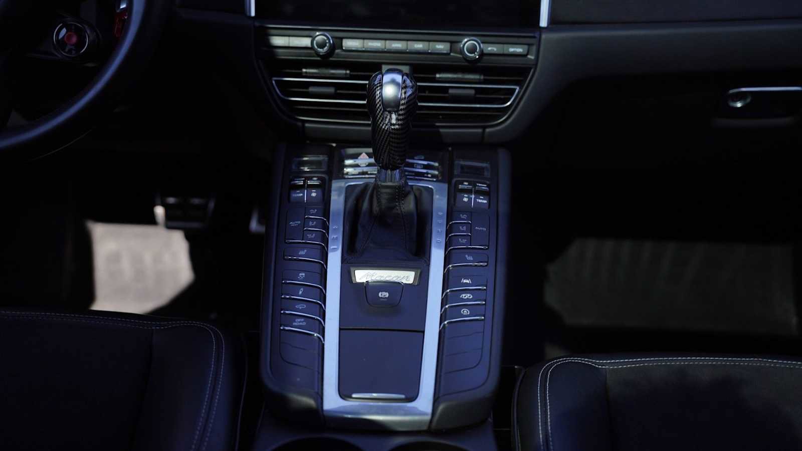 Used 2021 Porsche Macan GTS AWD/4WD image 28