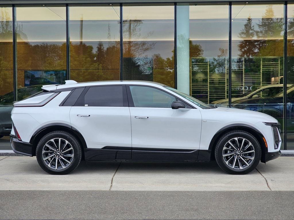 New 2026 Cadillac Lyriq Sport AWD/4WD image 6