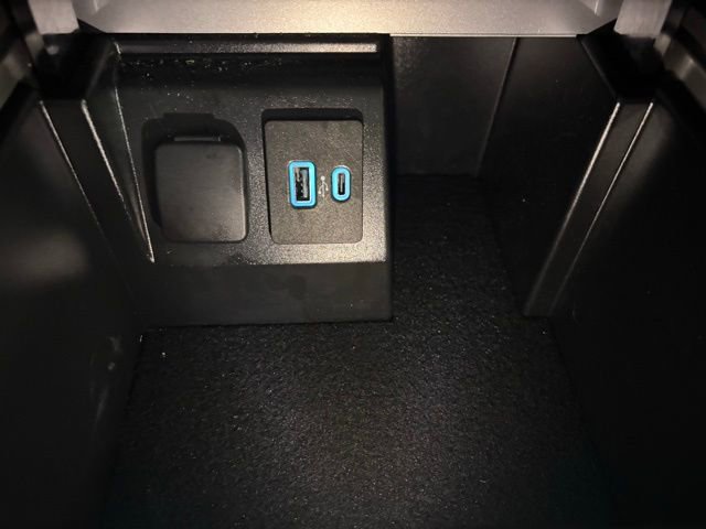 Used 2021 Ford Explorer XLT w/ Equipment Group 202A image 33