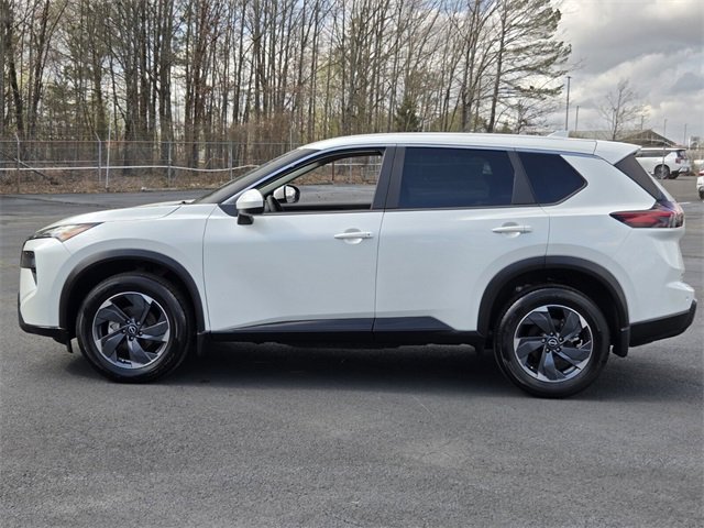 Certified 2025 Nissan Rogue SV image 2