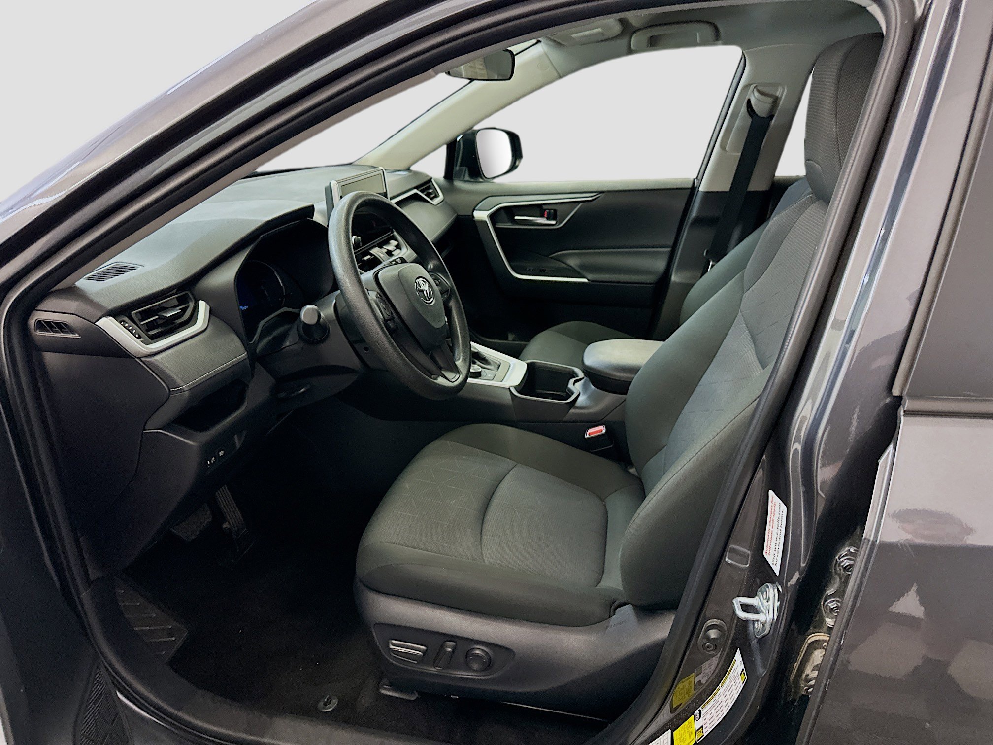 Used 2025 Toyota RAV4 XLE image 13