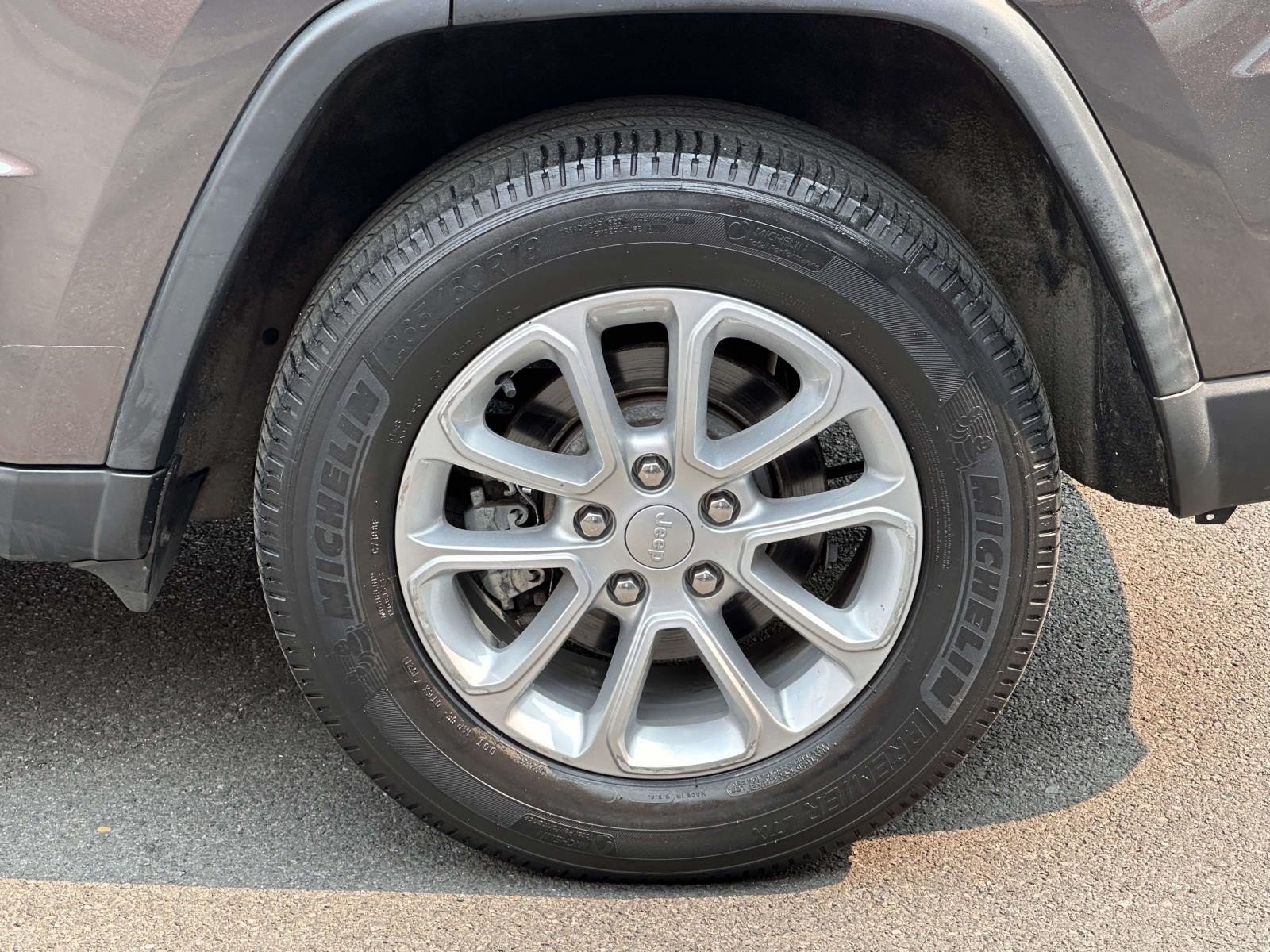 Certified 2021 Jeep Grand Cherokee Laredo X AWD/4WD image 13