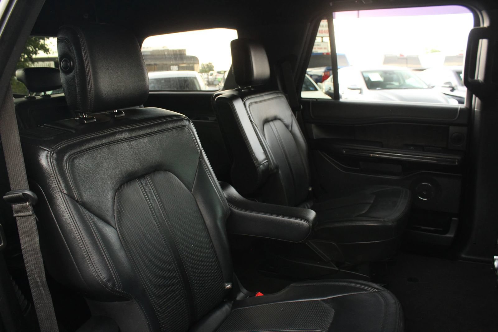 Used 2018 Ford Expedition Limited w/ Equipment Group 302A AWD/4WD image 21