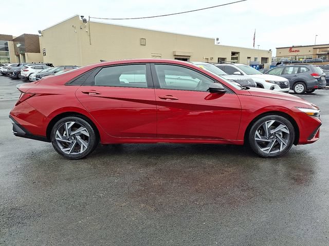 Certified 2025 Hyundai Elantra Sport FWD image 7