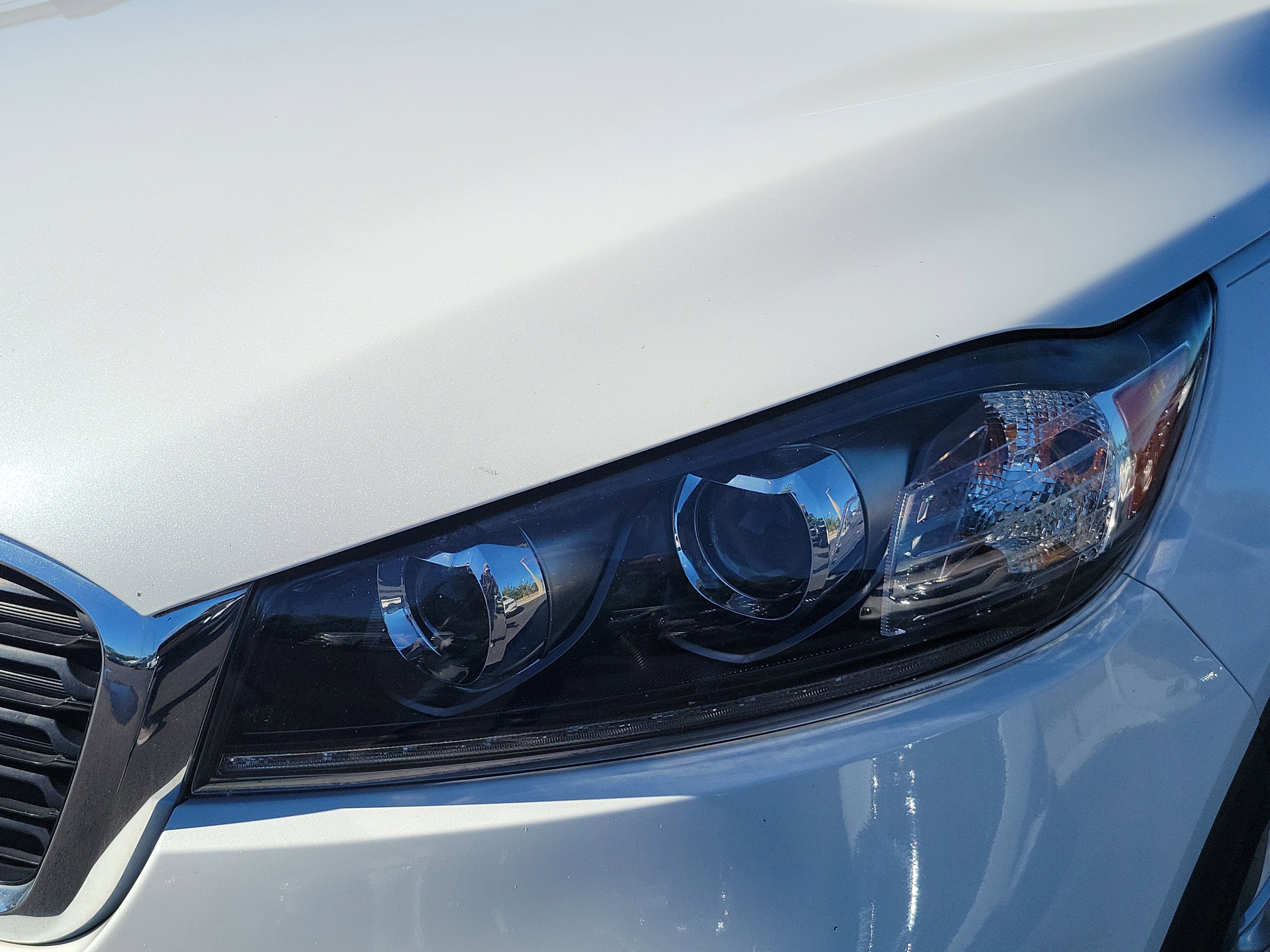 Used 2020 Kia Sorento LX image 9