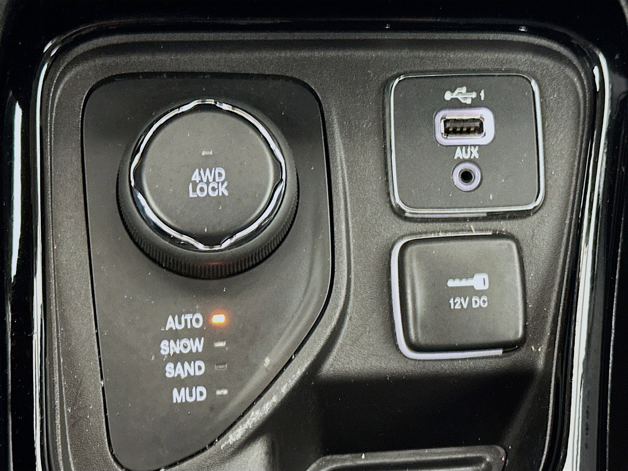 Used 2019 Jeep Compass Limited image 25