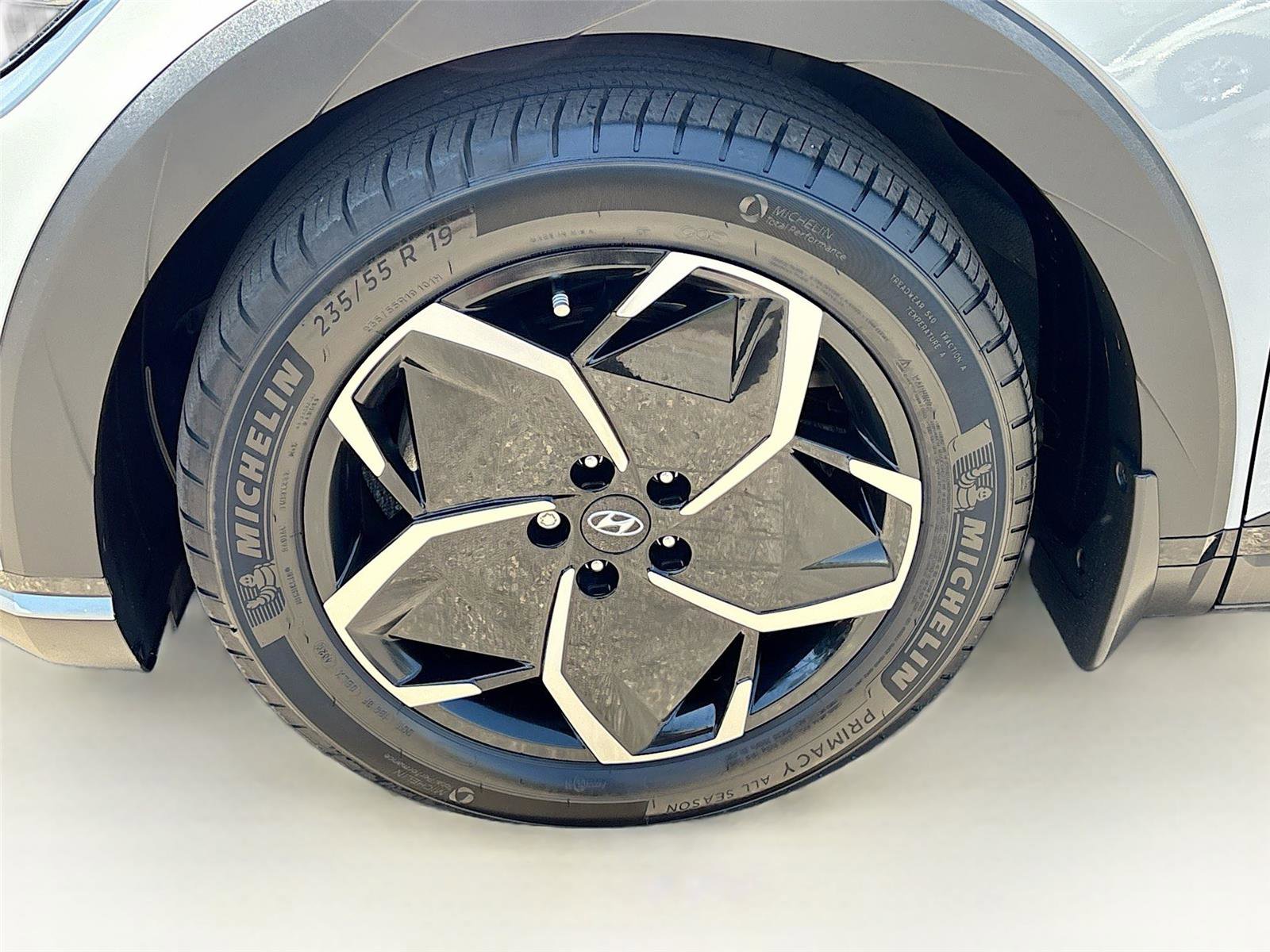 Used 2024 Hyundai Ioniq 5 SEL RWD image 30