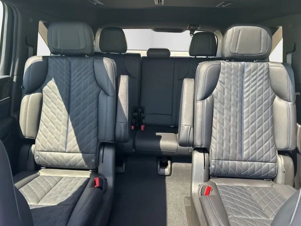 Used 2025 Cadillac Escalade IQ Luxury 1 AWD/4WD image 12