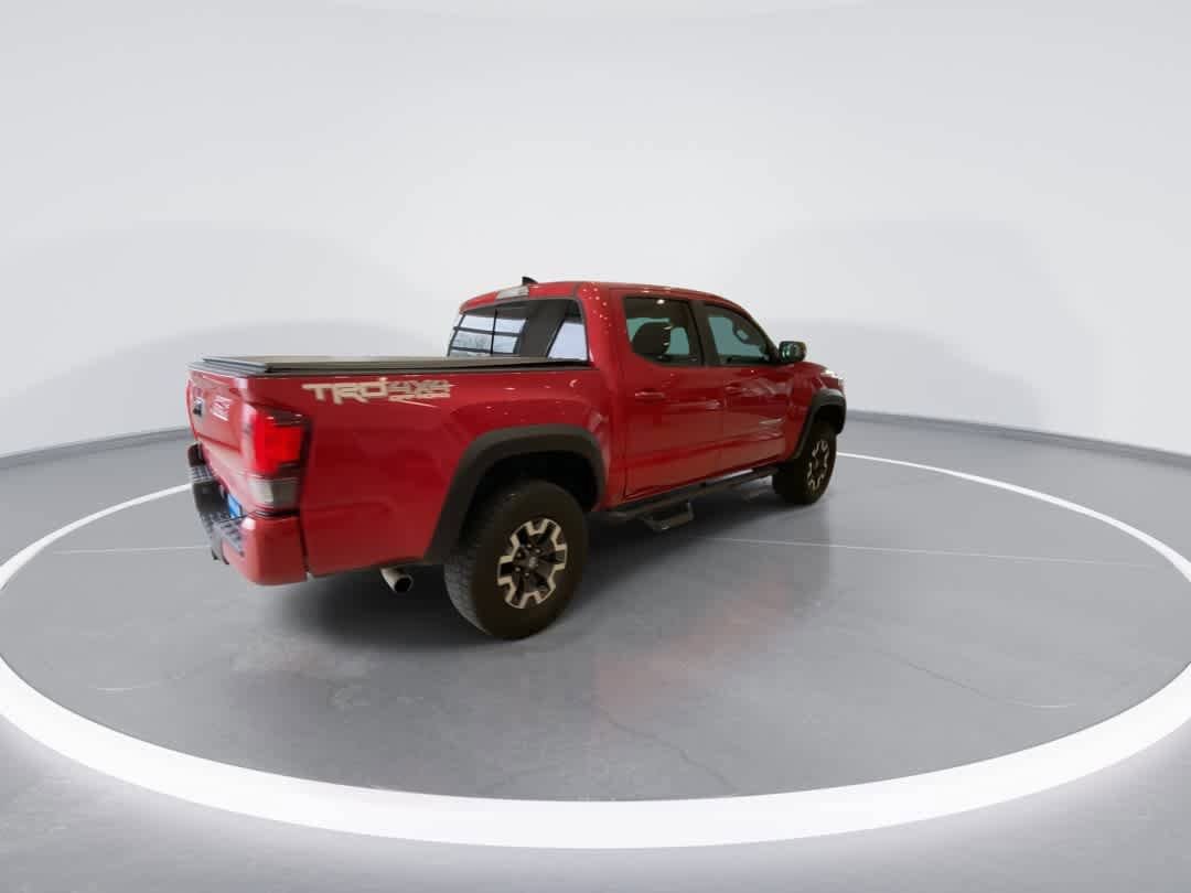 Used 2018 Toyota Tacoma TRD Off-Road AWD/4WD image 8