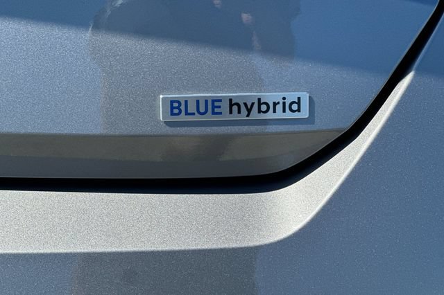 Certified 2025 Hyundai Elantra Hybrid FWD image 32