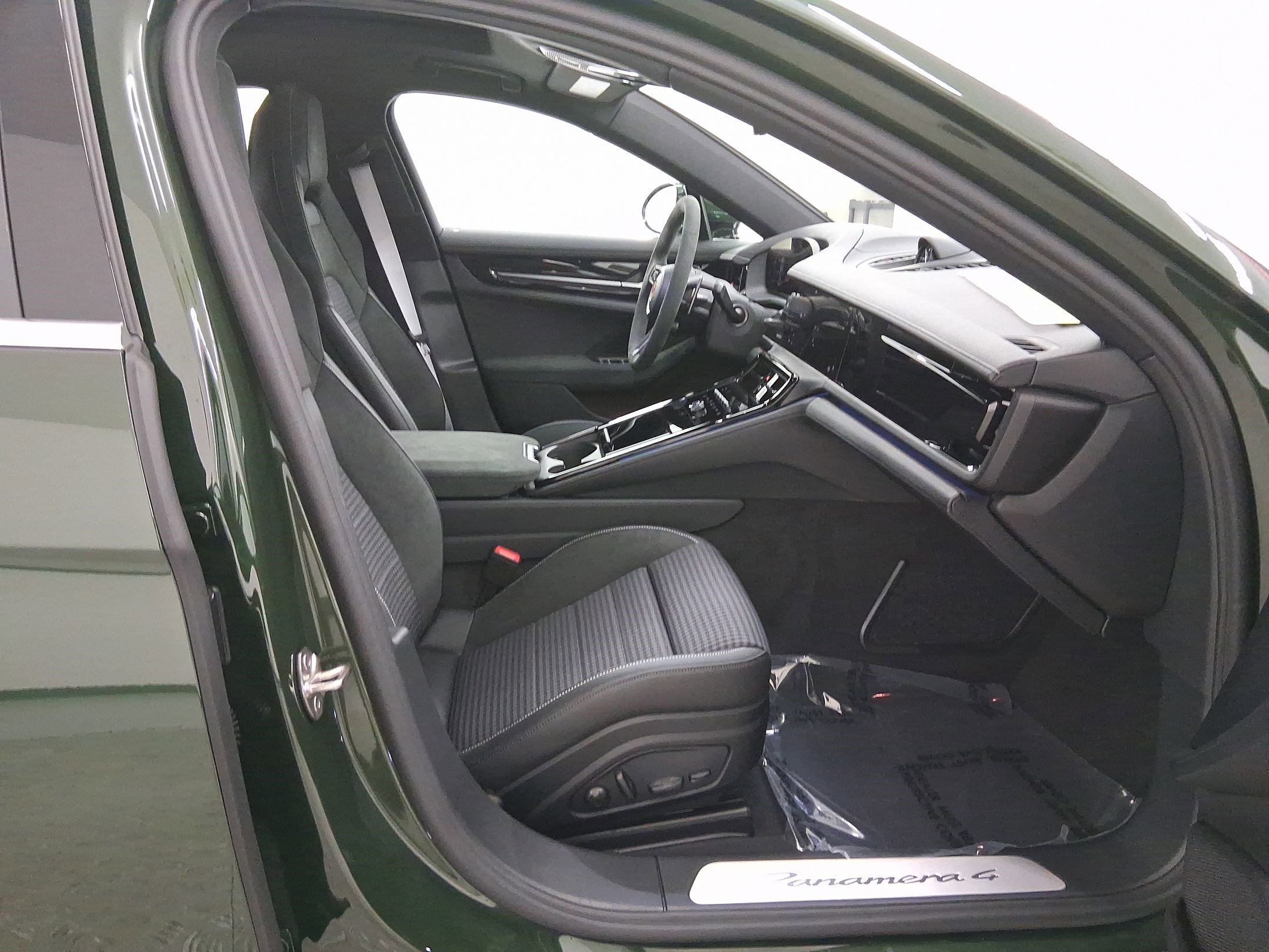 New 2026 Porsche Panamera 4 image 37