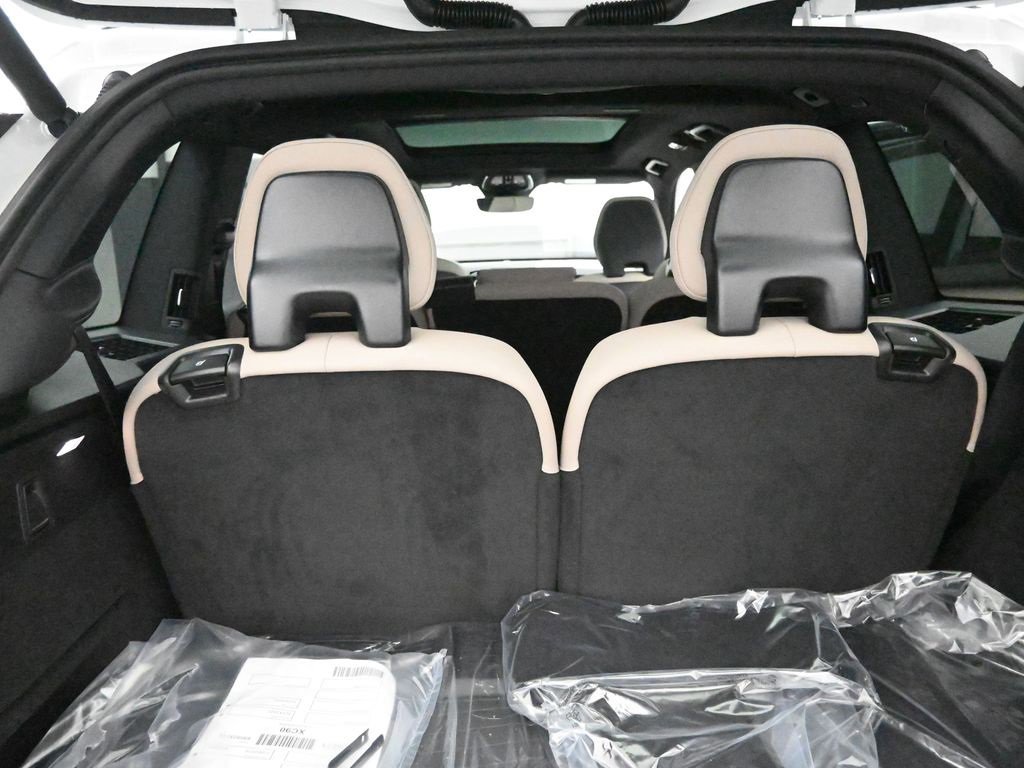 New 2026 Volvo XC90 B5 Plus image 31