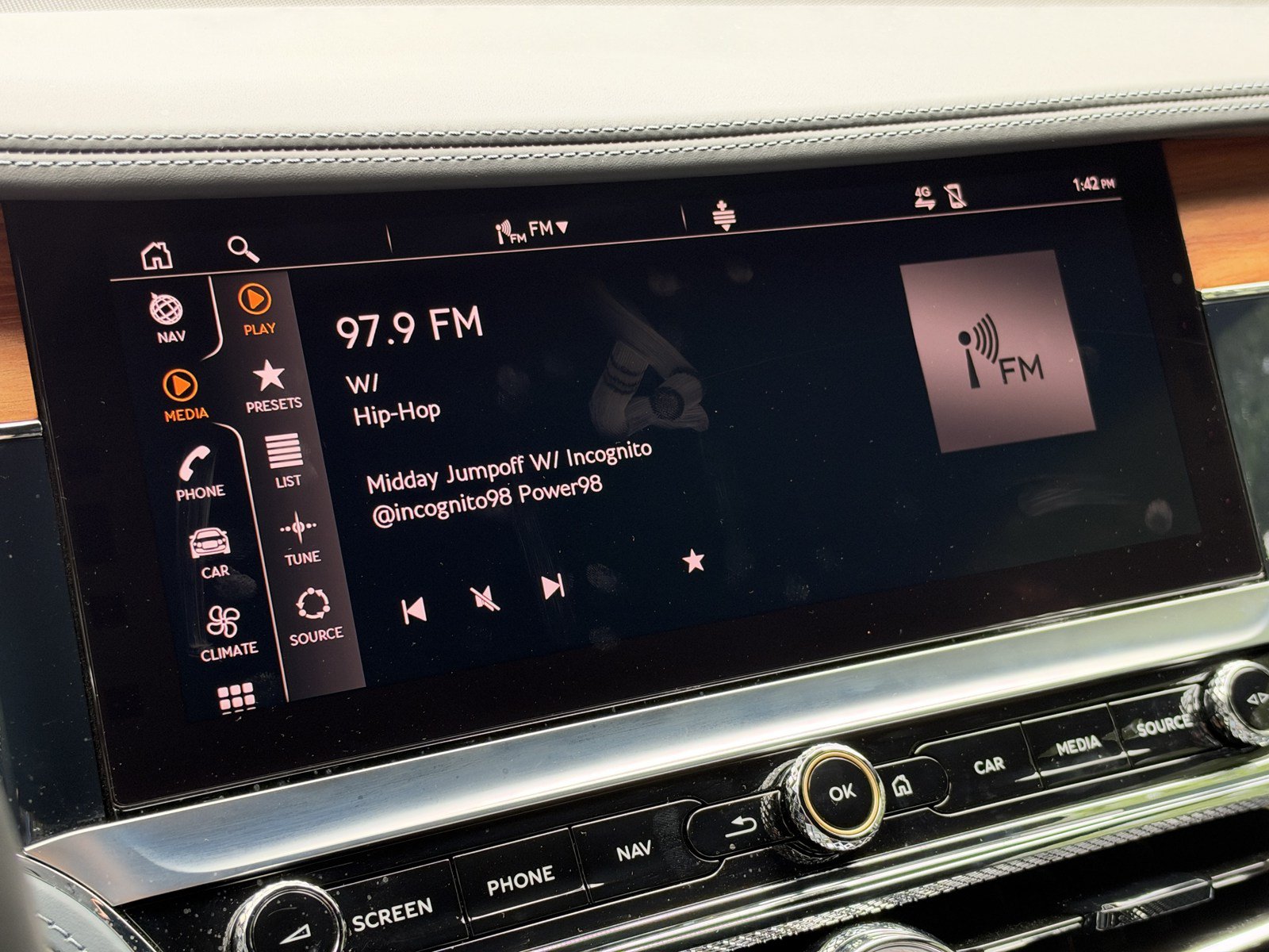 Certified 2023 Bentley Flying Spur W12 AWD/4WD image 21