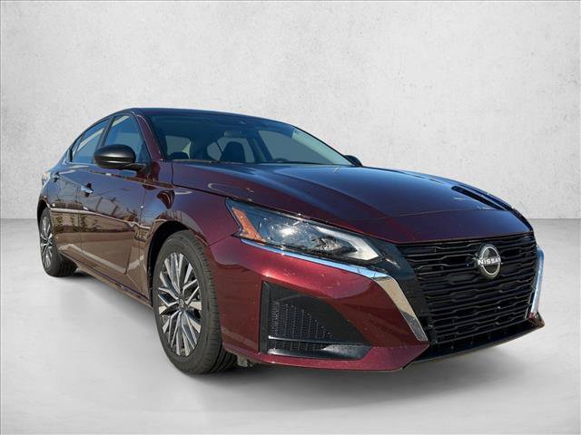 Used 2025 Nissan Altima 2.5 SV FWD image 3