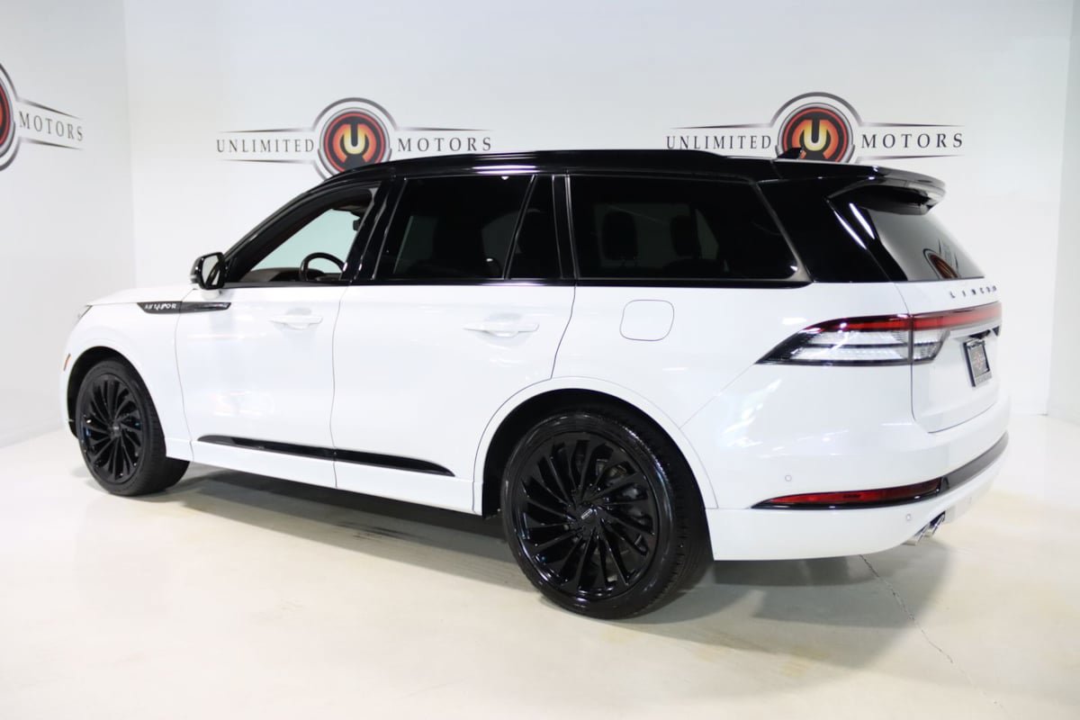 Used 2024 Lincoln Aviator Black Label AWD/4WD image 3
