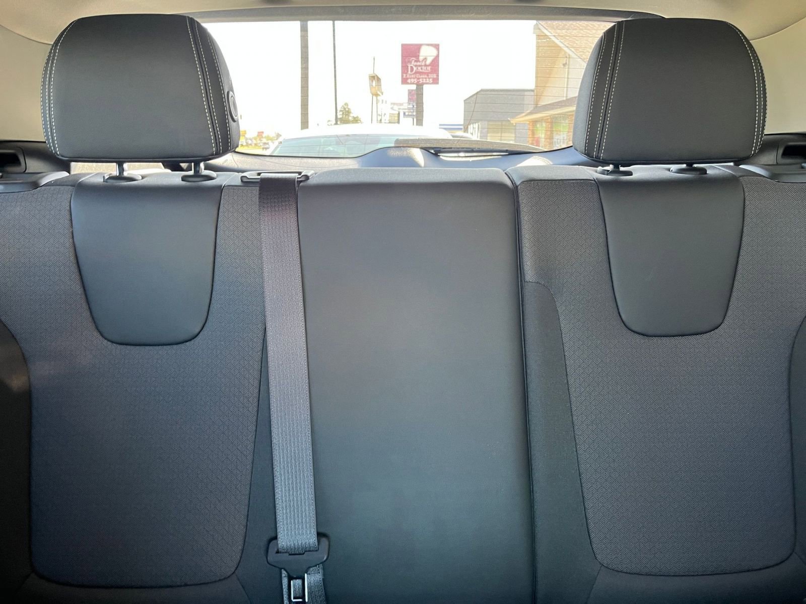 Used 2025 Buick Encore GX Preferred image 37