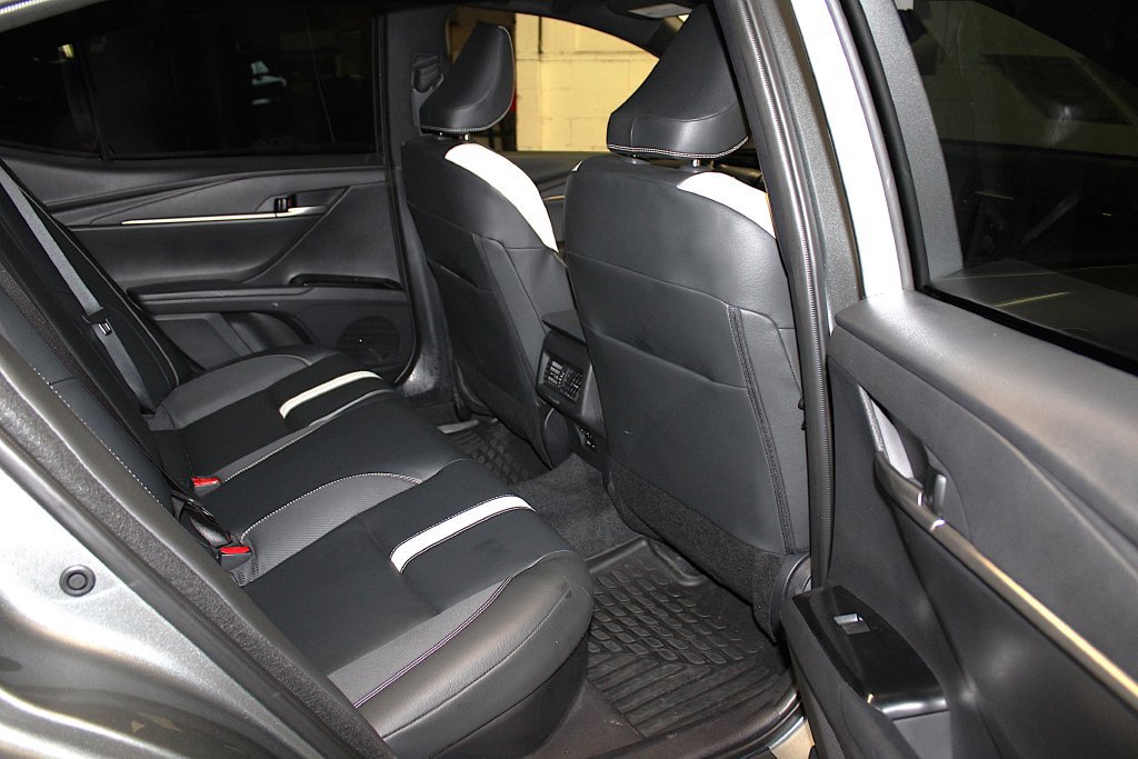 Used 2025 Toyota Camry SE w/ Convenience Package AWD/4WD image 29