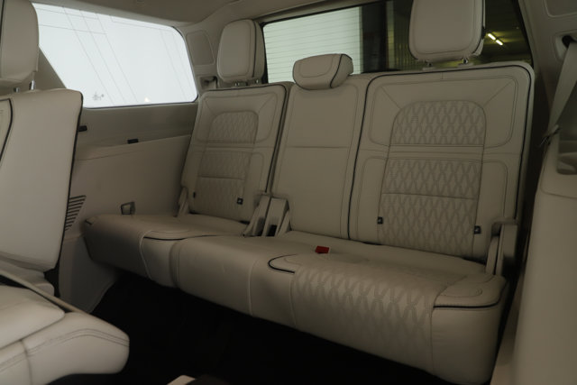 Used 2021 Lincoln Navigator Black Label w/ Special Edition Package AWD/4WD image 31