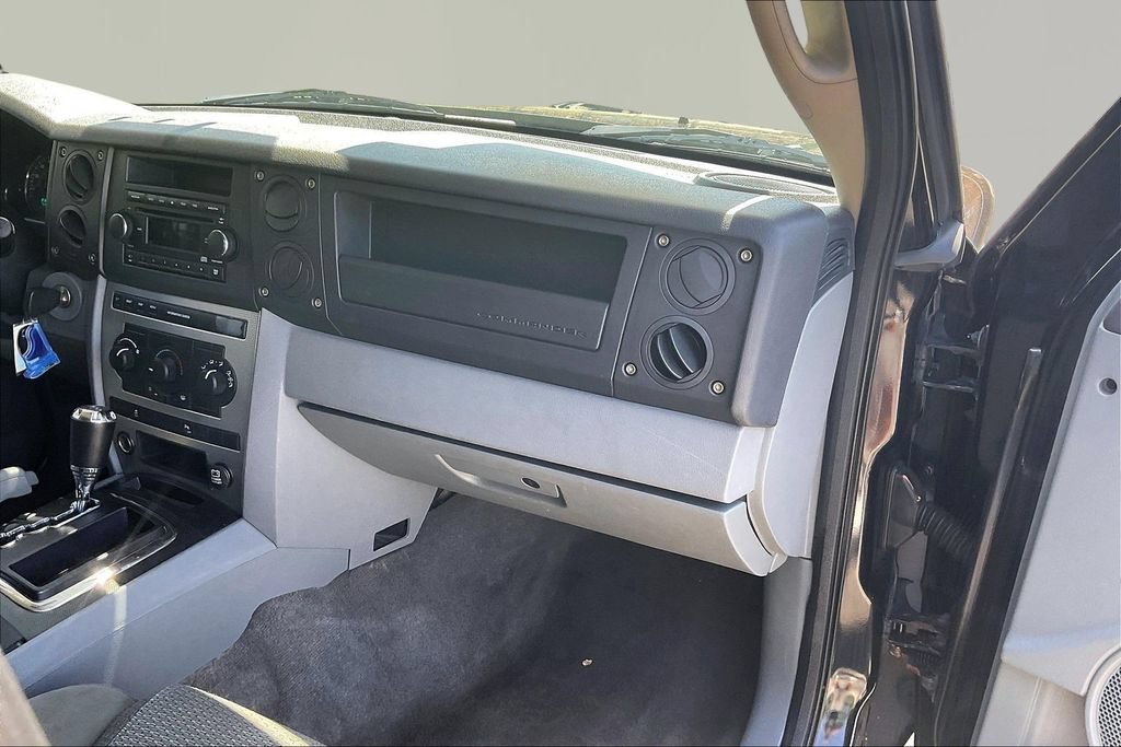 Used 2006 Jeep Commander 4WD image 29
