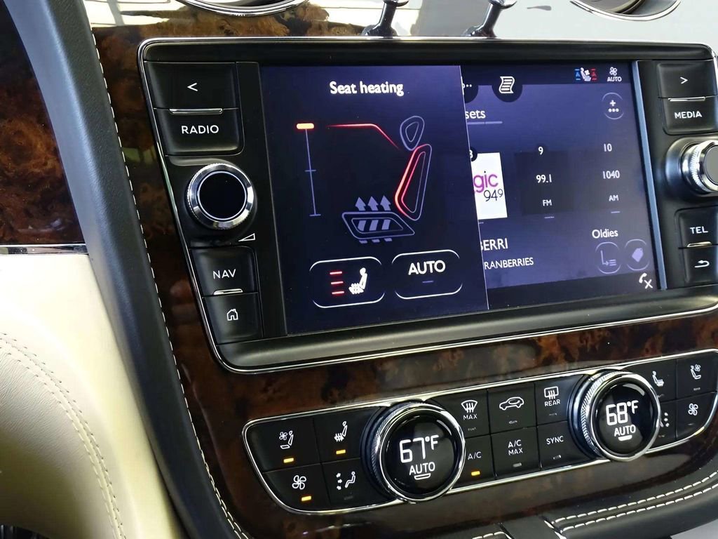 Used 2017 Bentley Bentayga AWD/4WD image 23