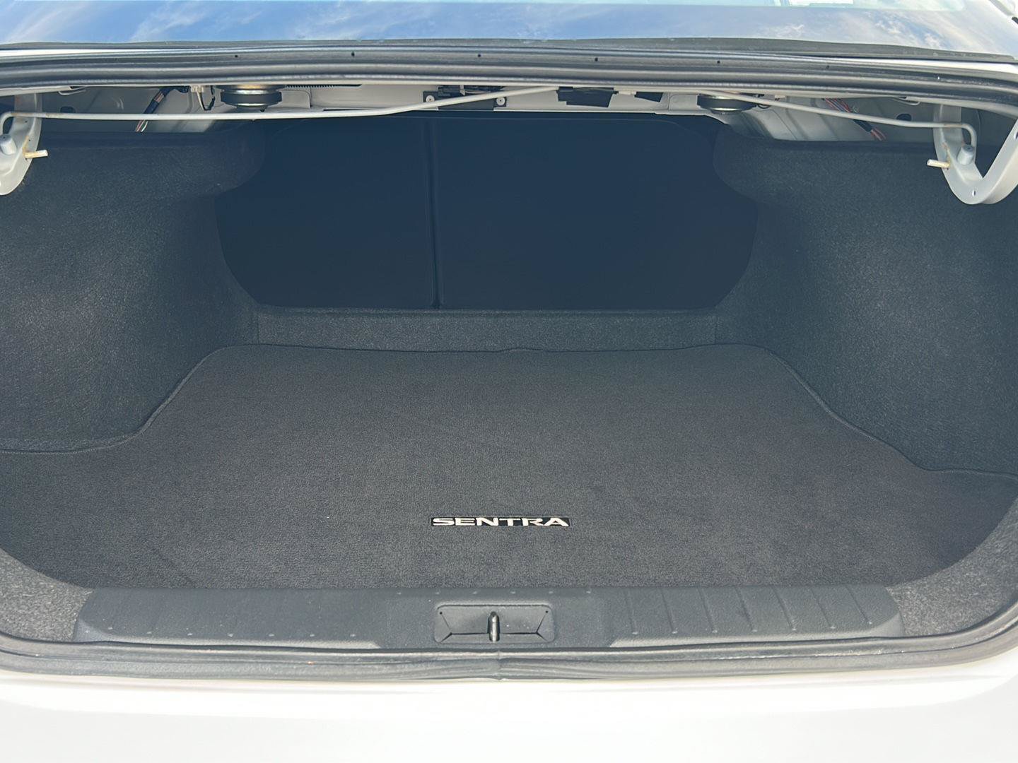 Used 2024 Nissan Sentra SV FWD image 26