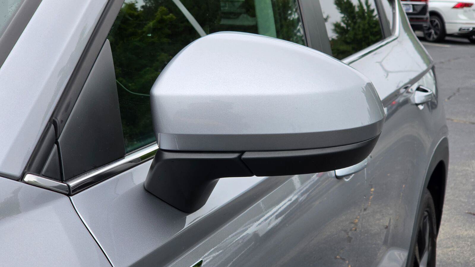 Used 2023 Volkswagen Taos SE w/ Panoramic Sunroof Package FWD image 13