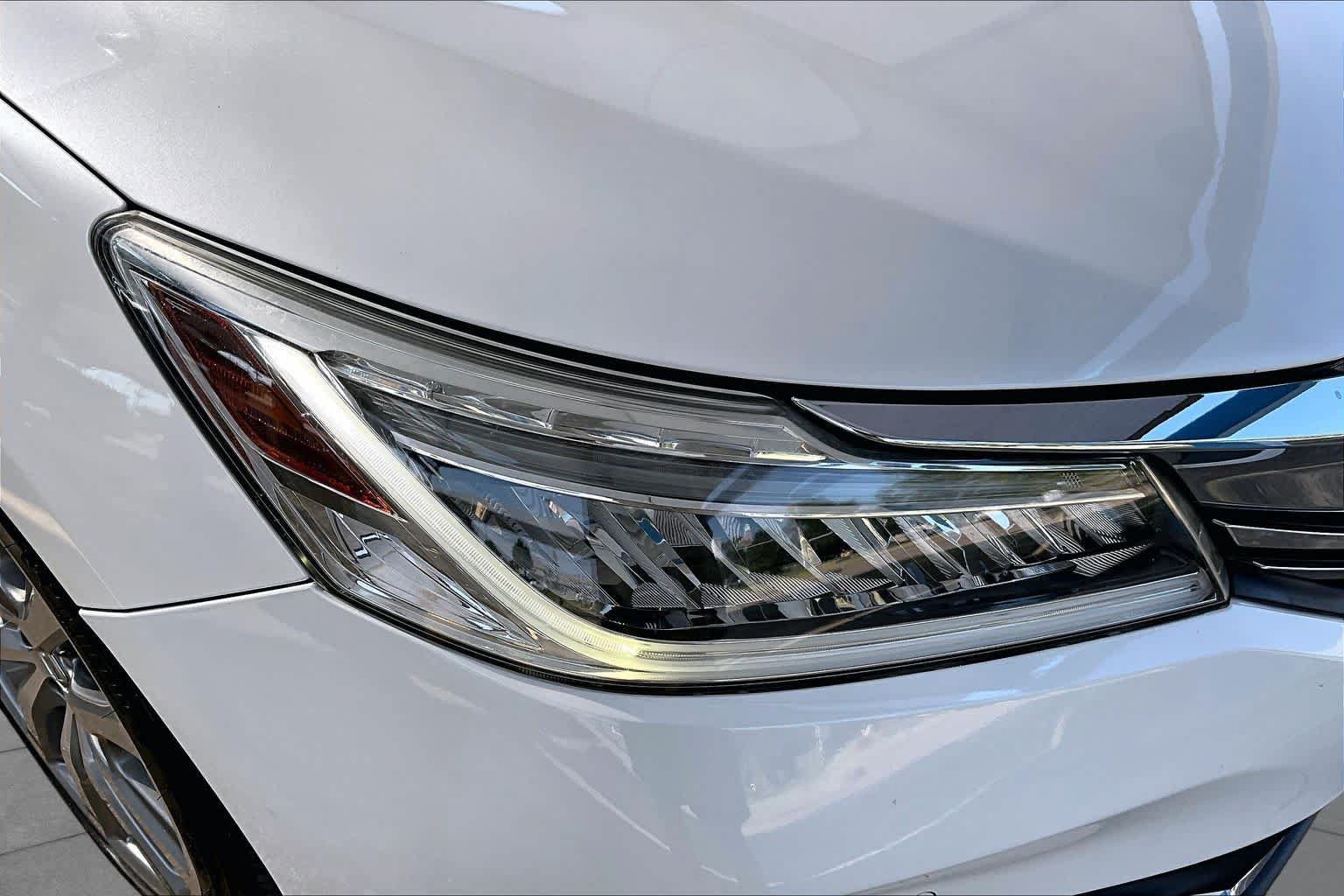 Certified 2017 Honda Accord Touring image 28
