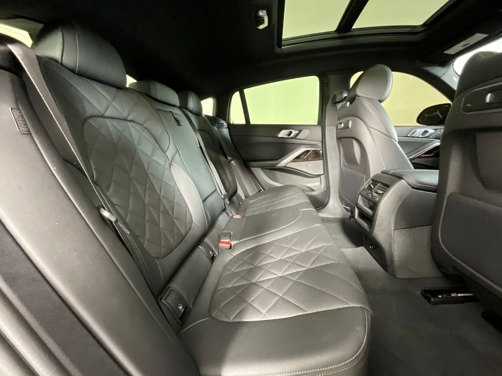 Used 2024 BMW X6 xDrive40i w/ M Sport Professional Package image 23