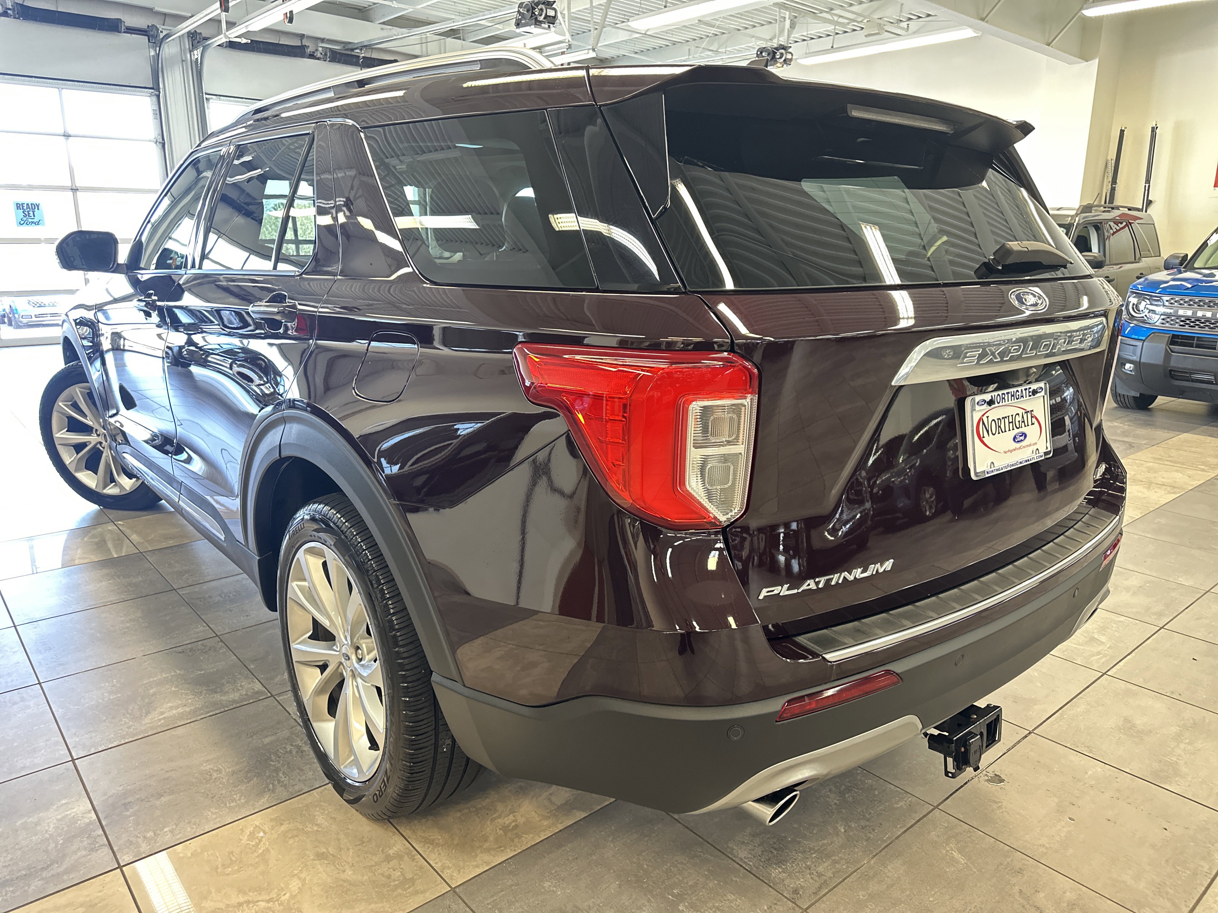 Used 2022 Ford Explorer Platinum w/ Technology Package image 17
