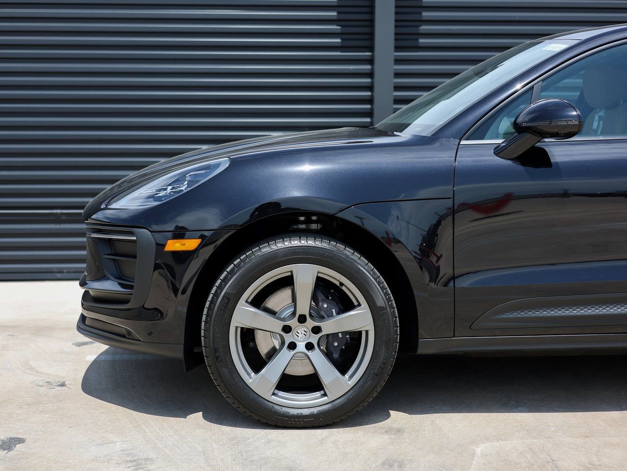 Certified 2025 Porsche Macan image 11