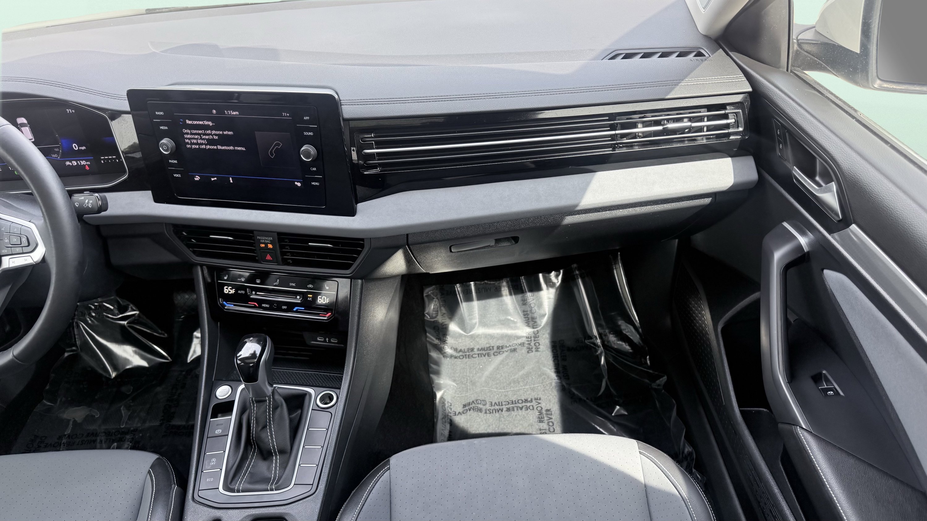 Used 2025 Volkswagen Jetta SE FWD image 46
