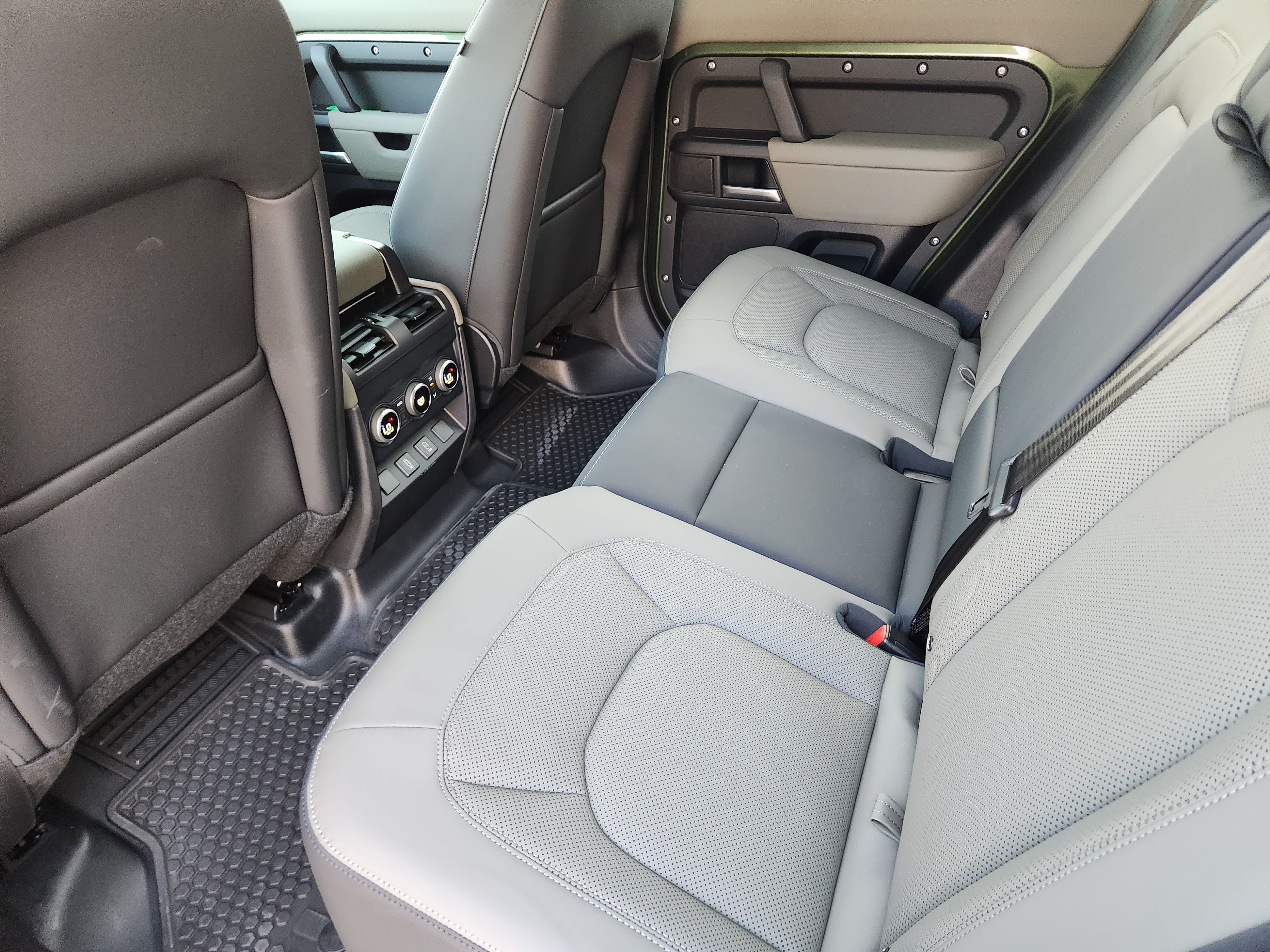 New 2026 Land Rover Defender 110 S AWD/4WD image 25