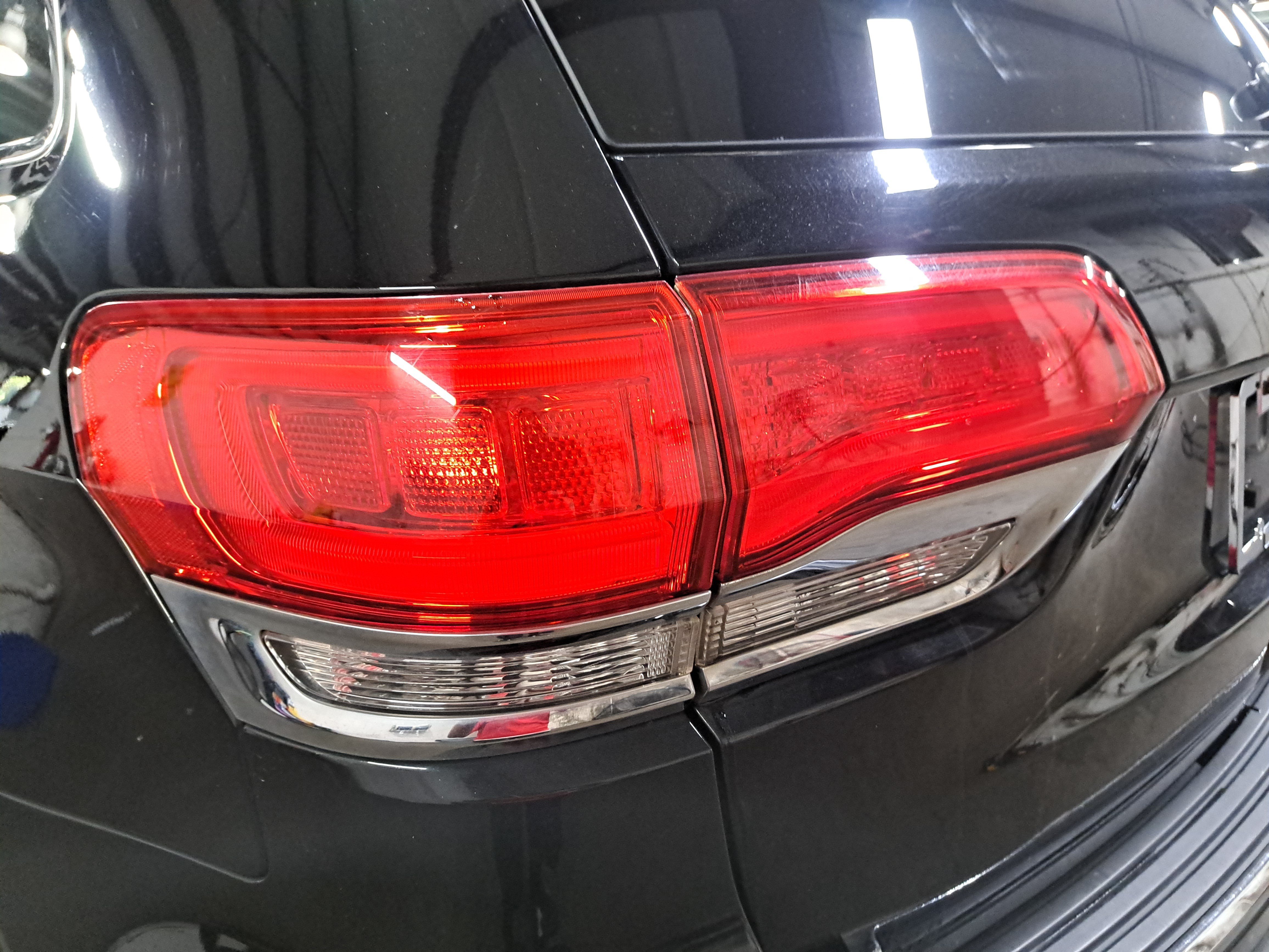 Used 2017 Jeep Grand Cherokee Limited RWD image 35