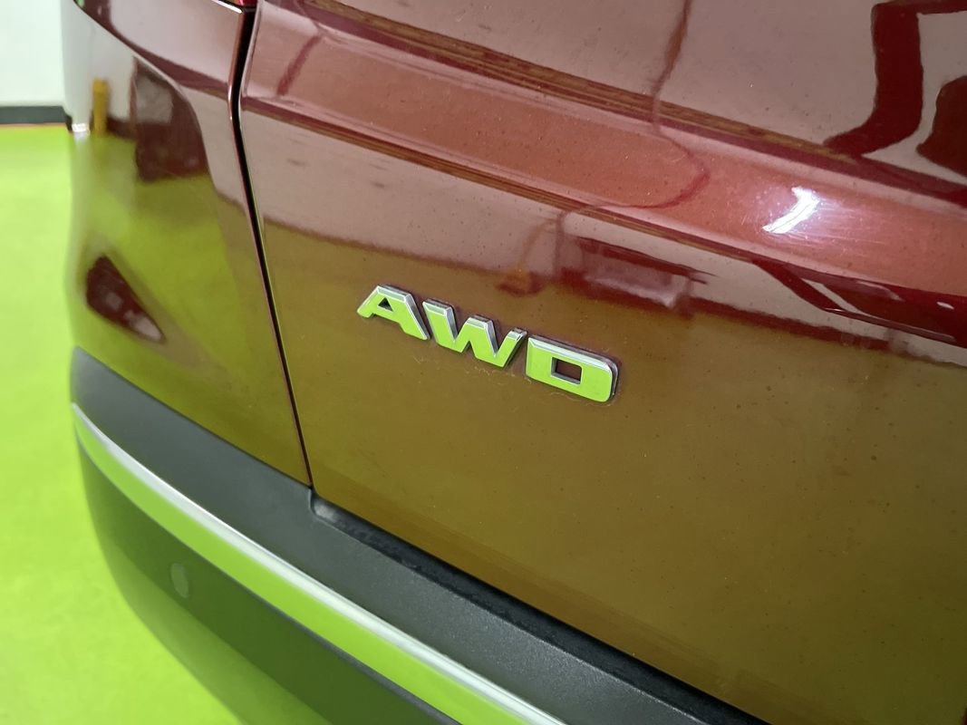 Used 2017 Cadillac XT5 Platinum w/ Driver Assist Package image 14