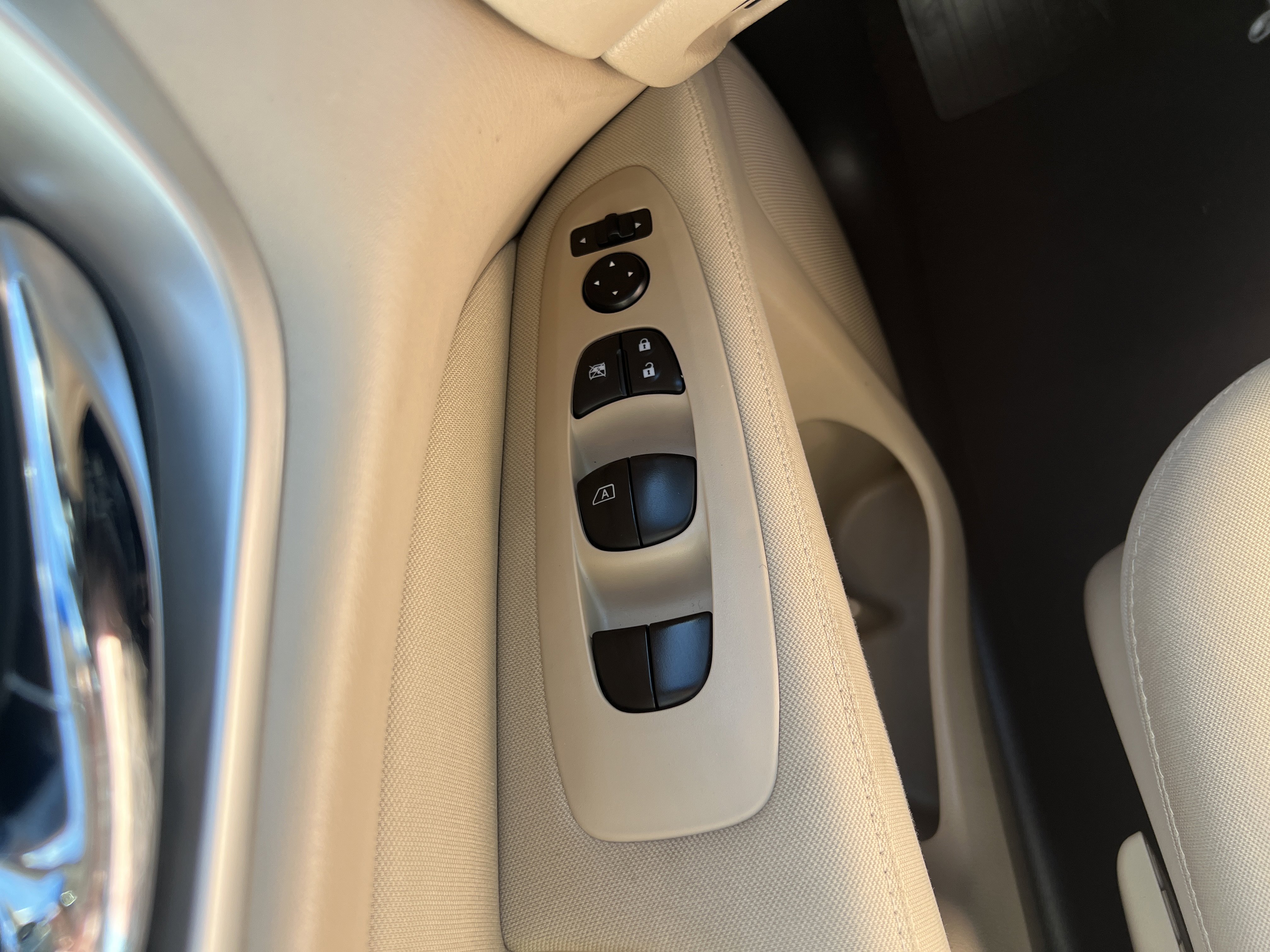 Used 2017 Nissan Pathfinder S AWD/4WD image 21