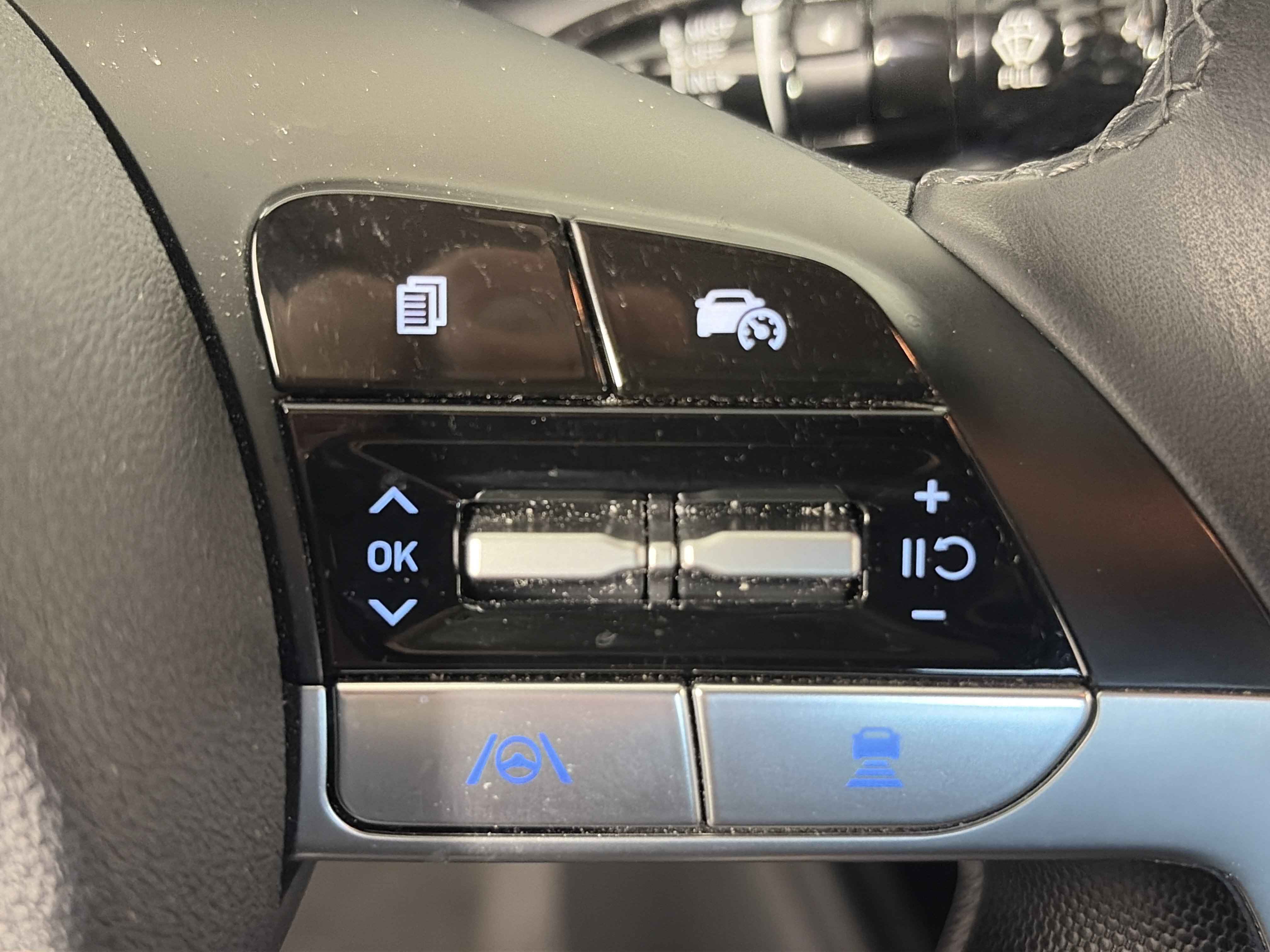 Certified 2024 Hyundai Elantra SEL w/ Convenience Package FWD image 35