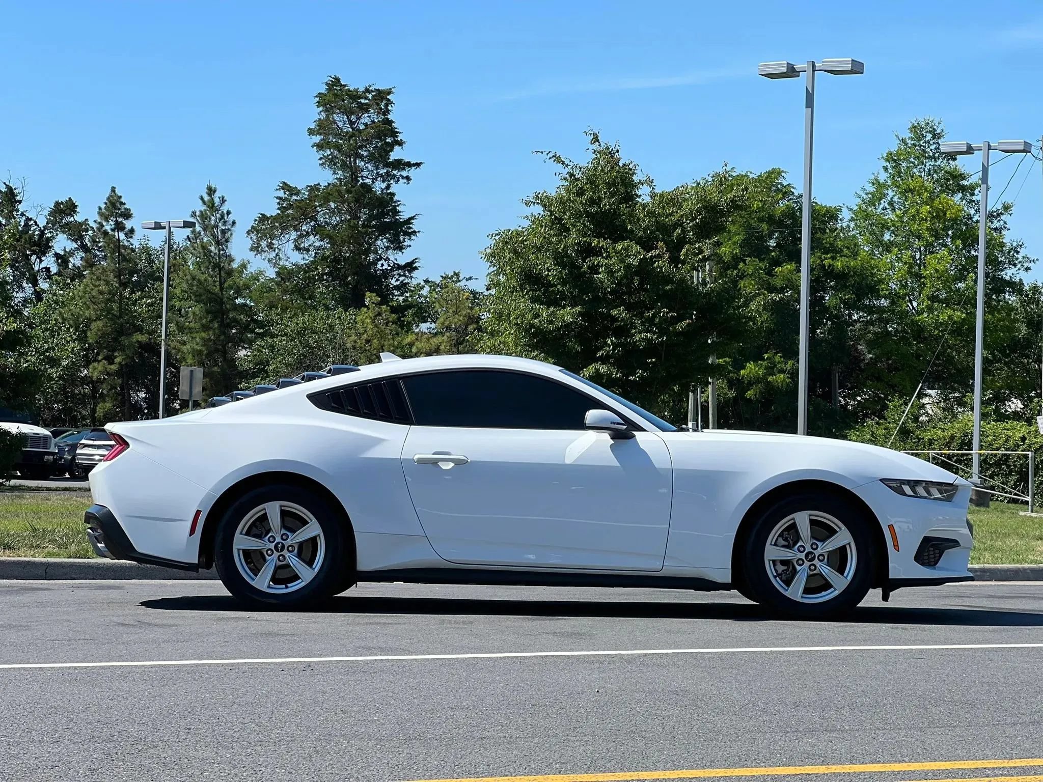 Used 2024 Ford Mustang Coupe RWD image 6