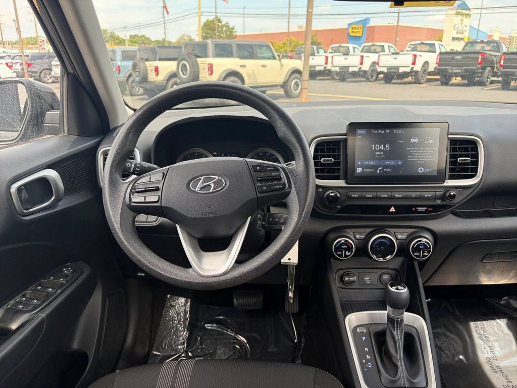 Used 2020 Hyundai Venue SEL FWD image 9