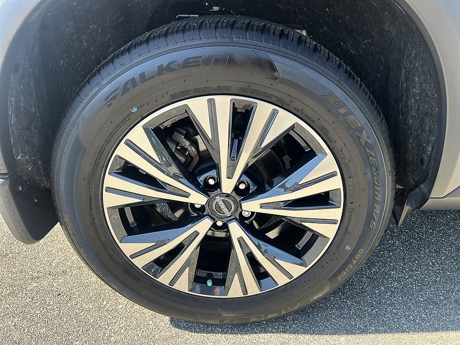 Certified 2023 Nissan Rogue SV w/ SV Premium B Package FWD image 11