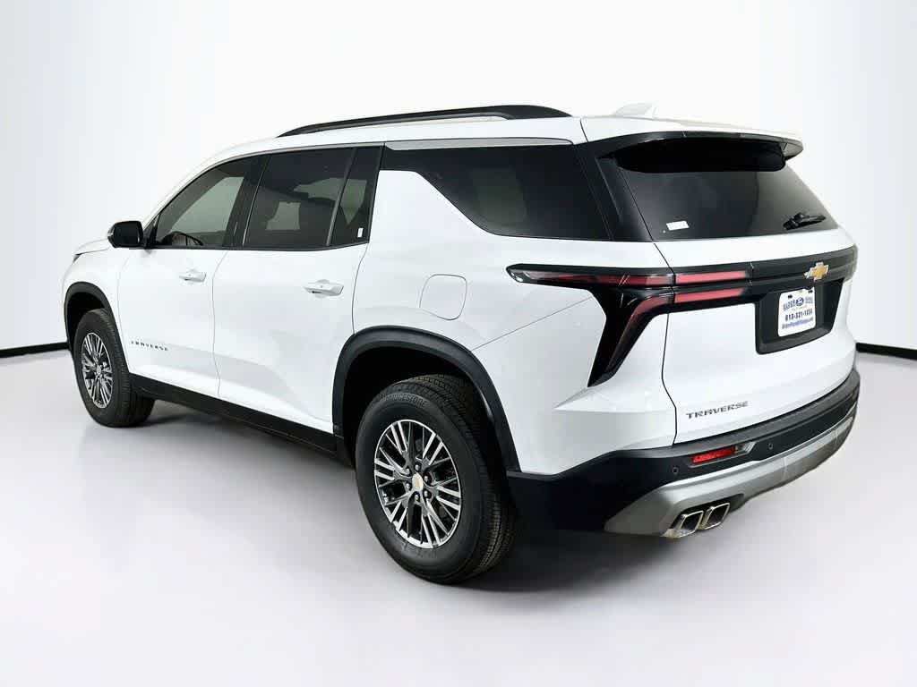 Used 2025 Chevrolet Traverse LT w/ Driver Confidence Package FWD image 4