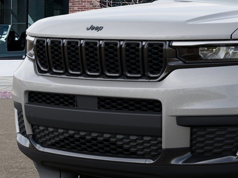 New 2025 Jeep Grand Cherokee L Altitude image 11