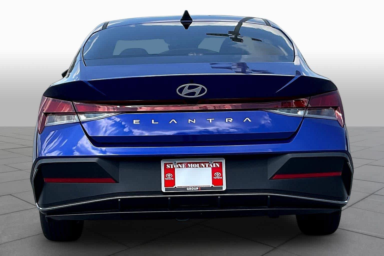 Used 2024 Hyundai Elantra SEL FWD image 5