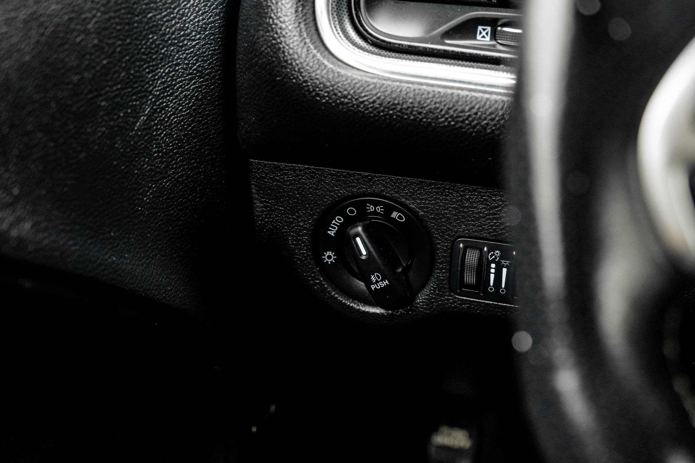Used 2016 Dodge Challenger SRT w/ Technology Group RWD image 33