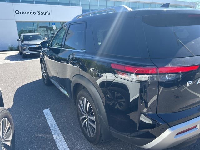 Used 2022 Nissan Pathfinder Platinum w/ Cargo Package image 8