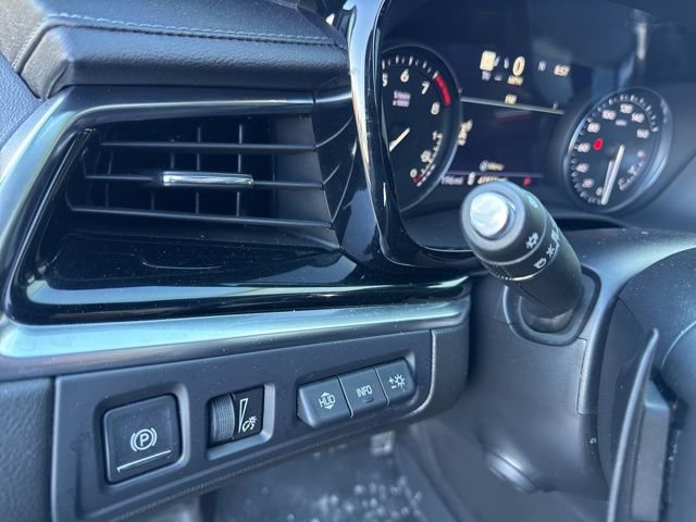 Used 2023 Cadillac XT6 Premium Luxury w/ Technology Package FWD image 23