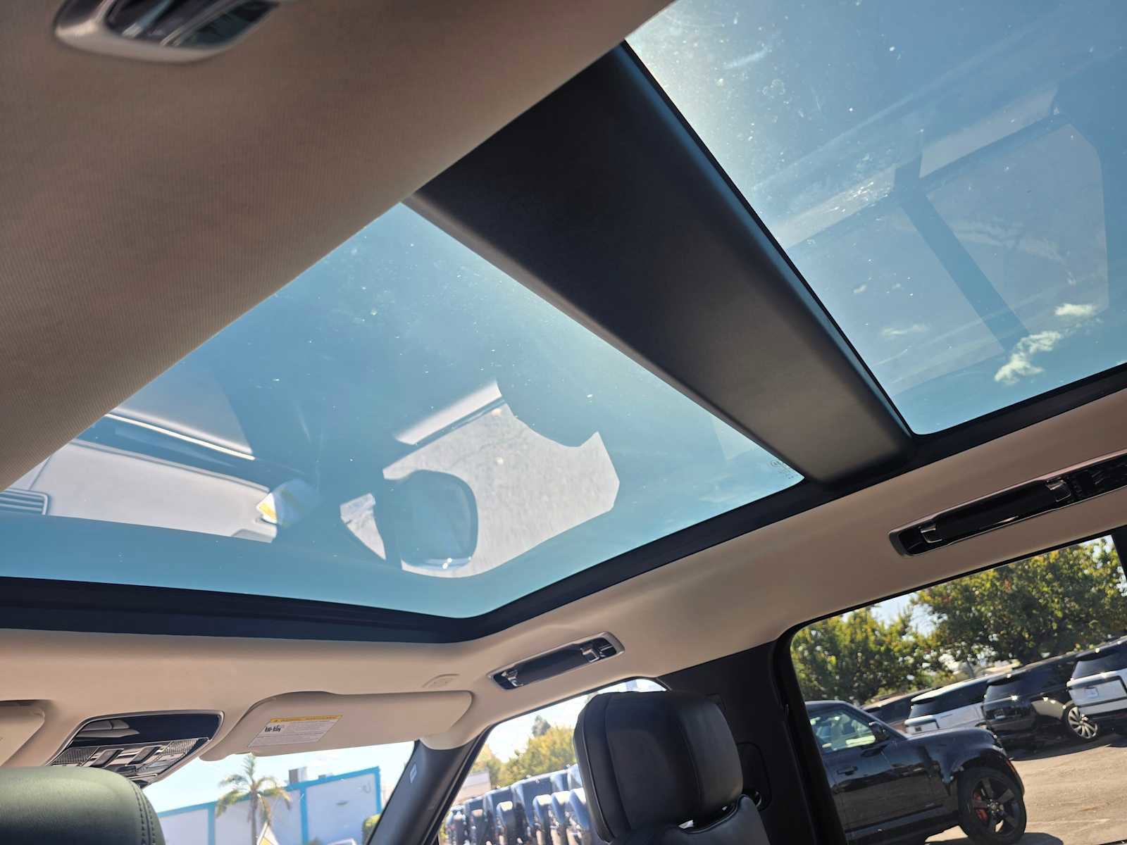 New 2025 Land Rover Range Rover SE image 21