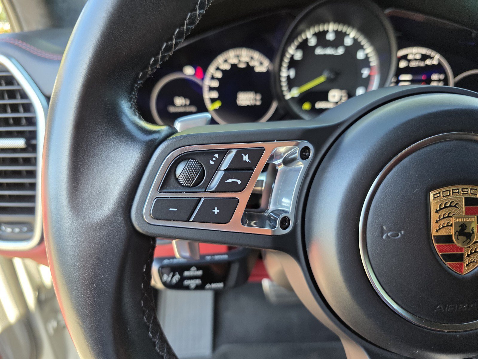Used 2021 Porsche Cayenne Turbo S AWD/4WD image 19