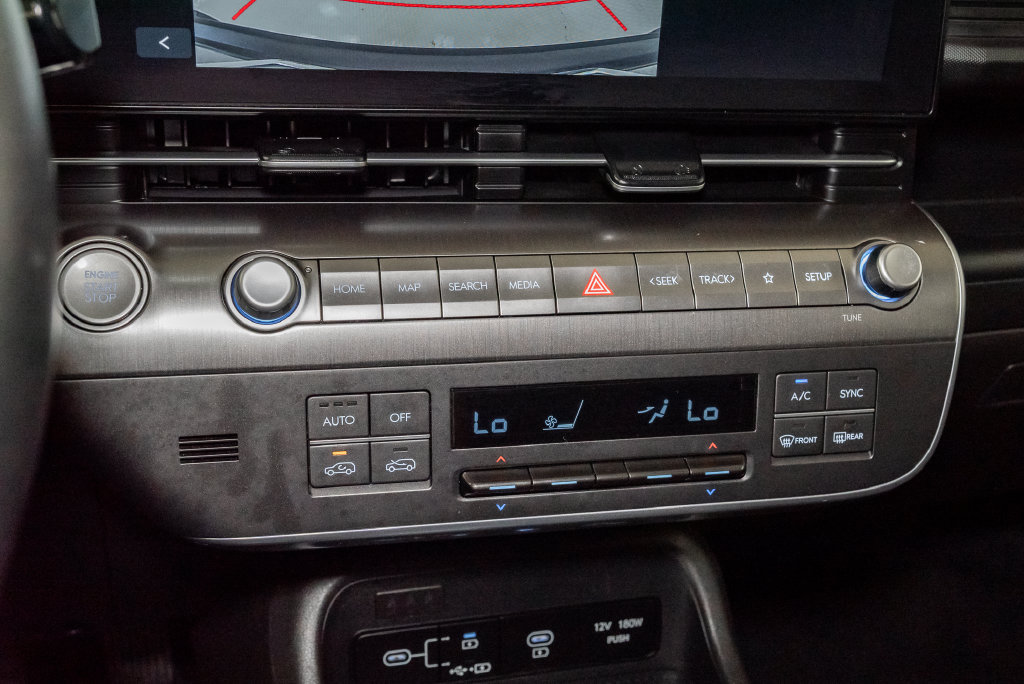 Used 2025 Hyundai Kona SEL FWD image 17