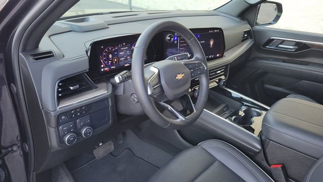 Used 2025 Chevrolet Suburban Premier image 10