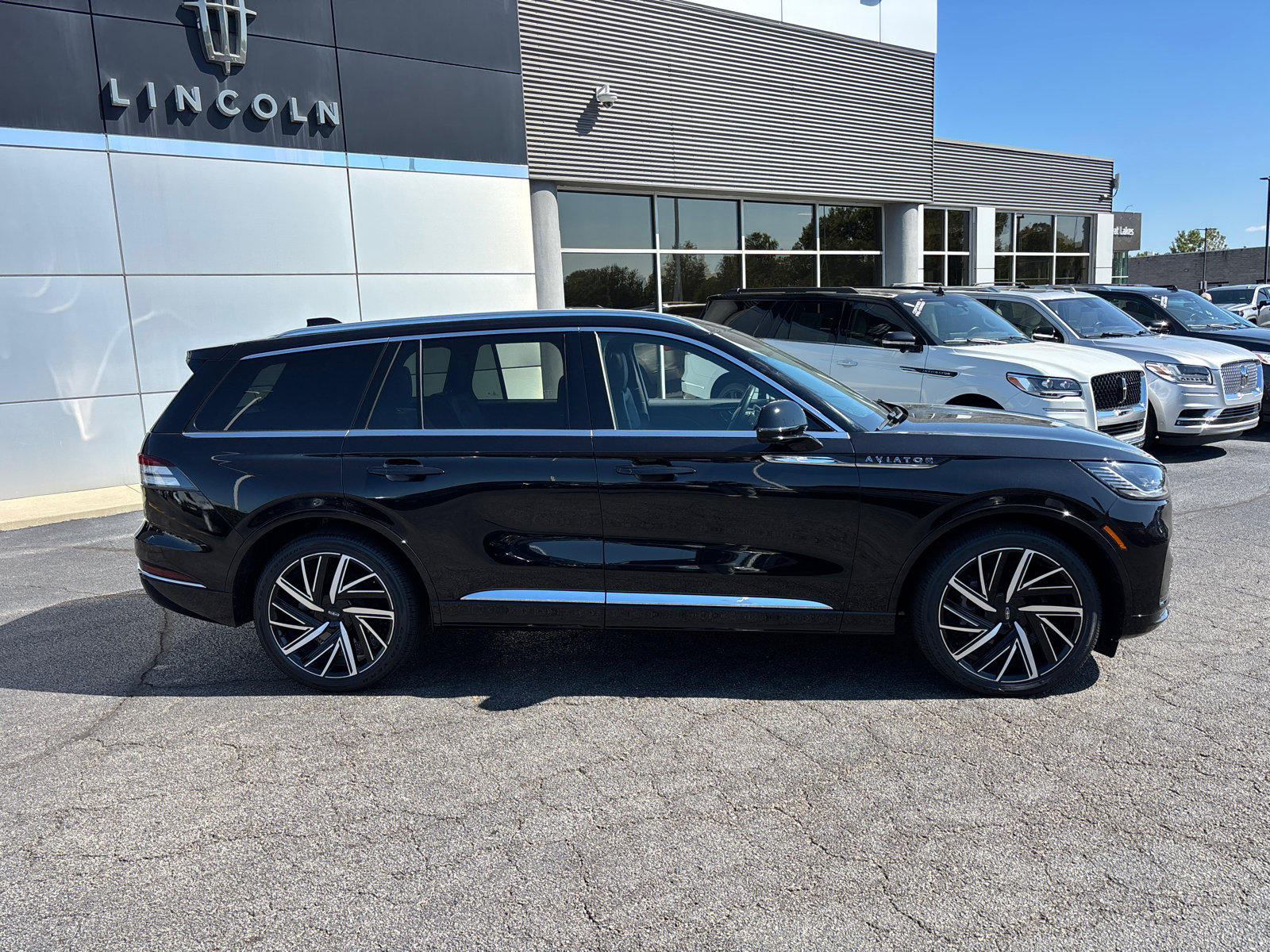 New 2025 Lincoln Aviator Black Label image 8